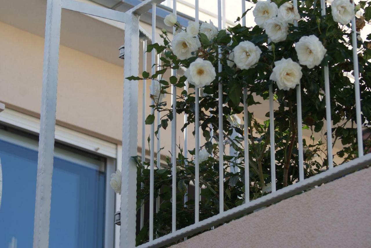 Apartments Nena - Trogir Buitenkant foto