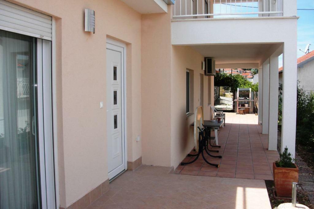 Apartments Nena - Trogir Buitenkant foto